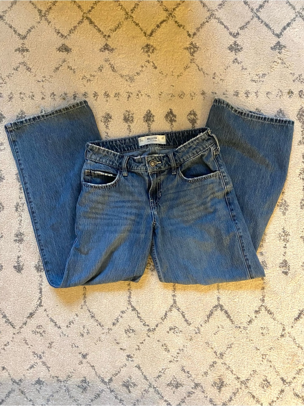 Hollister Low-Rise Baggy Jeans w25S